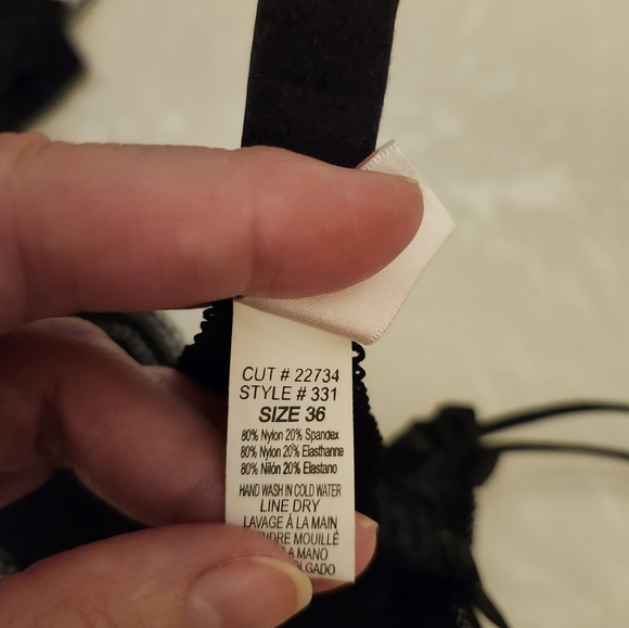 Cupless bra - Picture 3 of 4